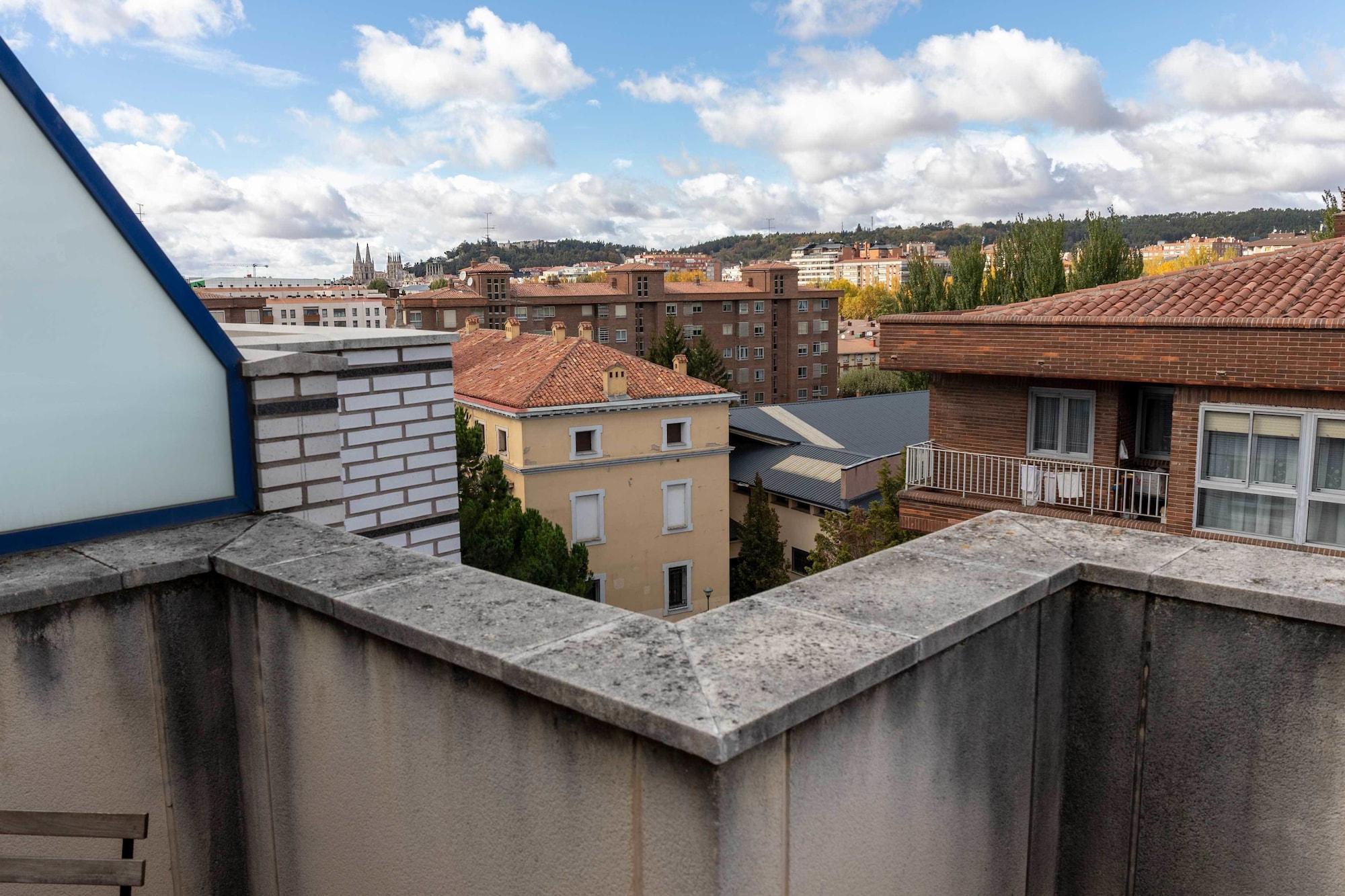 Hotel Alda Cardena Burgos Bagian luar foto