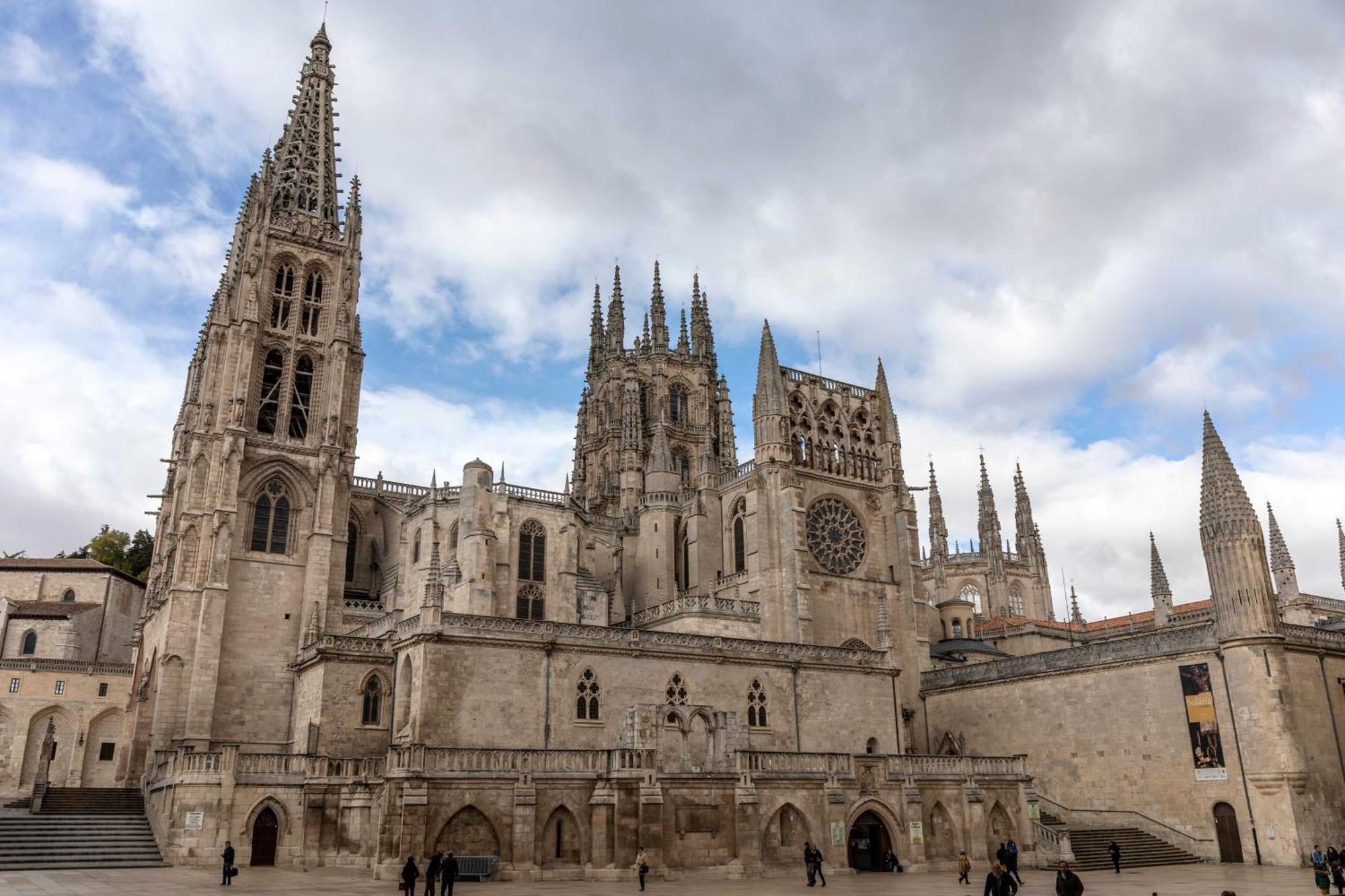 Hotel Alda Cardena Burgos Bagian luar foto